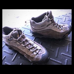 Oboz Dry Waterproof Hiking Shoes